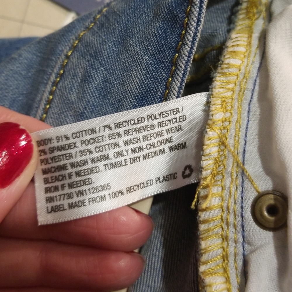 NWT Universal Thread High Rise Midi Jean Shorts size 00 - Picture 6 of 8